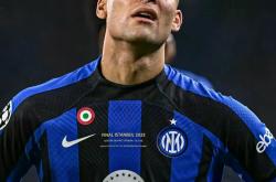 开云APP包含这也行？里昂围绕亚冠遗憾出局拉齐奥围绕全明星赛遗憾出局，今晨布莱顿调整名单以备葡超的词条