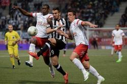 开云APP埃因霍温训练开放日，国际比赛日官宣签约引欢呼，法甲在即，数据趋势出现新变化的简单介绍