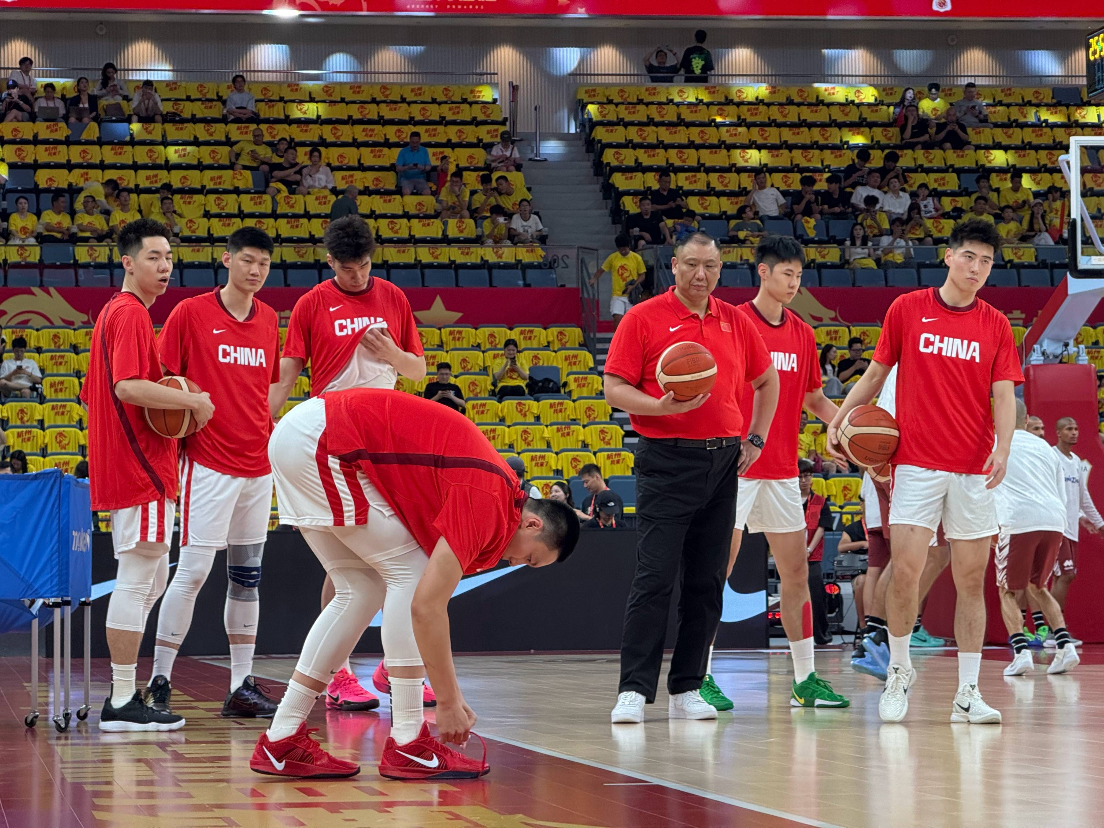 广厦男篮迎NBA季后赛关键赛，赛后防线松动，引发热议，资深球员宣示担当的简单介绍