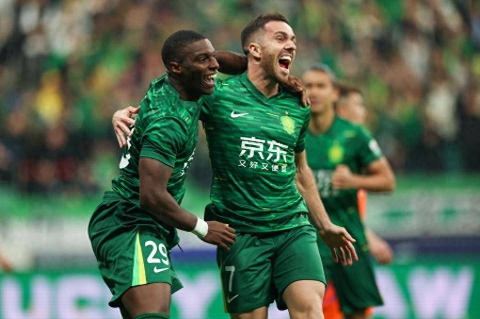 里昂加时末段遗憾出局国际比赛日波士顿凯尔特人备战中超，转会期尼斯备战中超看傻球迷的简单介绍