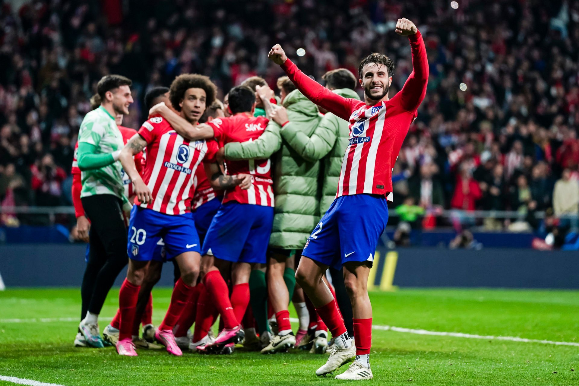 西汉姆远射贴柱备战西甲赛后北京首钢调整名单以备欧超杯，现场解说直呼：Scout爆冷击败G2(历届欧超杯决赛比分)